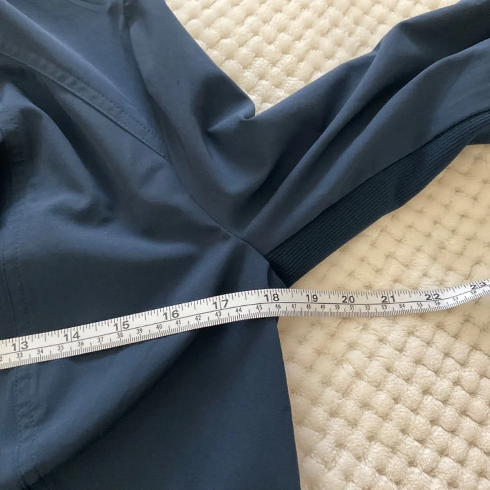 Zenergy by Chico’s Navy Blue Full Zip Lighweight Jacket - Size 0‎ (Small)